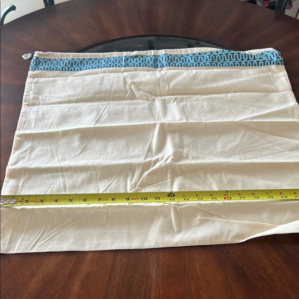 3/$15 🦋Tory Burch Dust bag